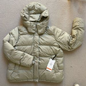 Lululemon women’s wunder puff jacket